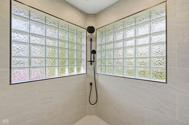 4712 Auburn Ford, Greenwood, IN 46142