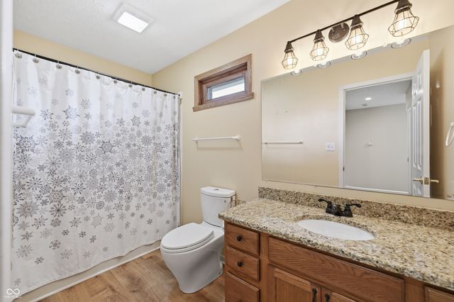 4712 Auburn Ford, Greenwood, IN 46142