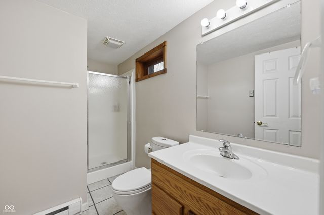 4712 Auburn Ford, Greenwood, IN 46142