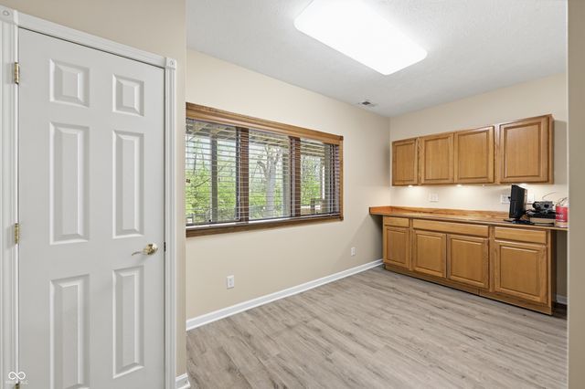 4712 Auburn Ford, Greenwood, IN 46142