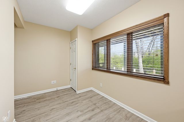 4712 Auburn Ford, Greenwood, IN 46142