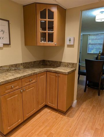 900 Saint Charles Pl L6, Pembroke Pines, FL 33026