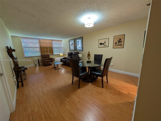 900 Saint Charles Pl L6, Pembroke Pines, FL 33026