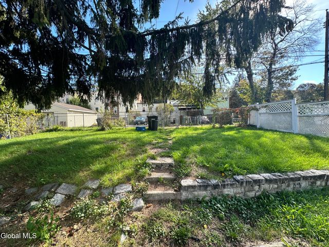 456 2nd Street, Troy, NY 12180