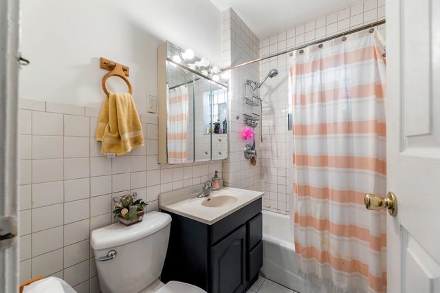 2507 S 57th Avenue, Cicero, IL 60804