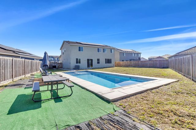 1574 Exeter Ct, Plumas Lake, CA 95961