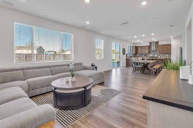 1574 Exeter Ct, Plumas Lake, CA 95961