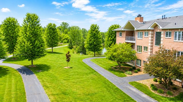 11535 Settlers Pond Way 8-1B, Orland Park, IL 60467
