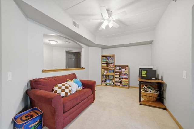 11535 Settlers Pond Way 8-1B, Orland Park, IL 60467