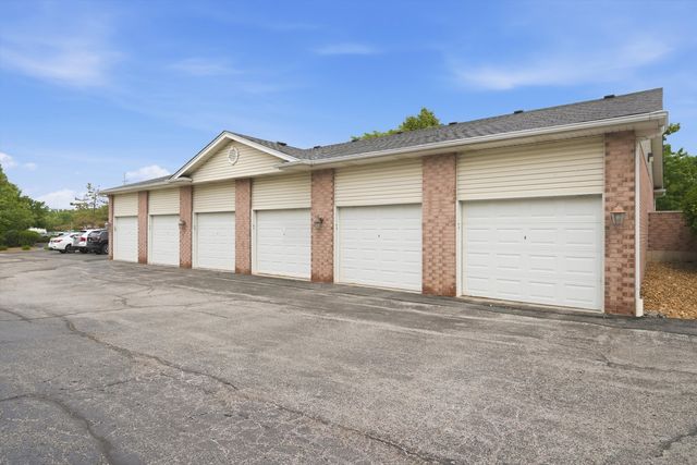 11535 Settlers Pond Way 8-1B, Orland Park, IL 60467