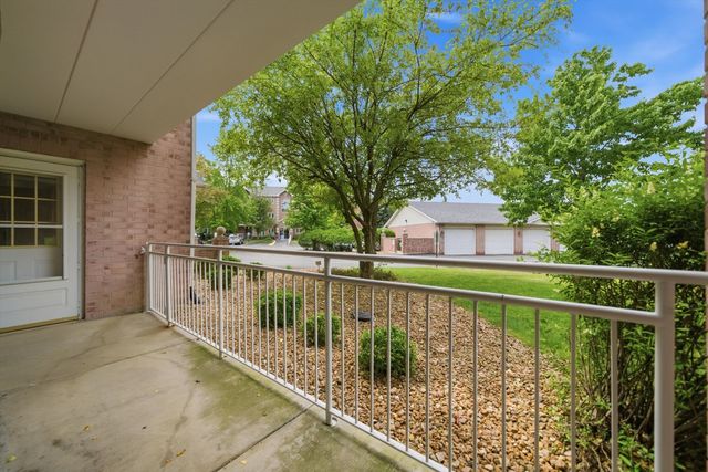 11535 Settlers Pond Way 8-1B, Orland Park, IL 60467
