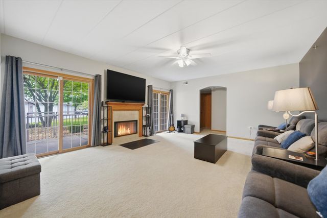 11535 Settlers Pond Way 8-1B, Orland Park, IL 60467