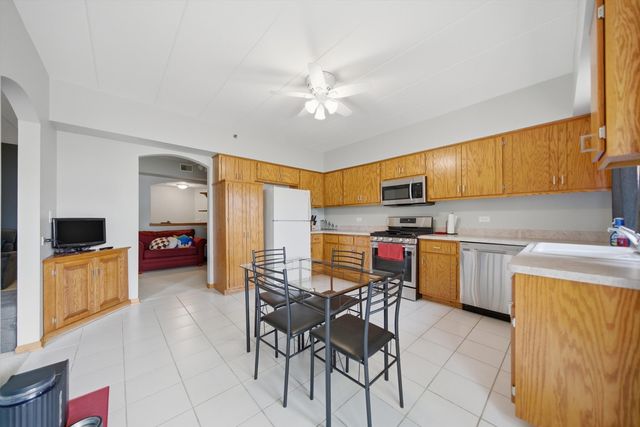11535 Settlers Pond Way 8-1B, Orland Park, IL 60467