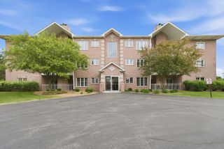 11535 Settlers Pond Way 8-1B, Orland Park, IL 60467