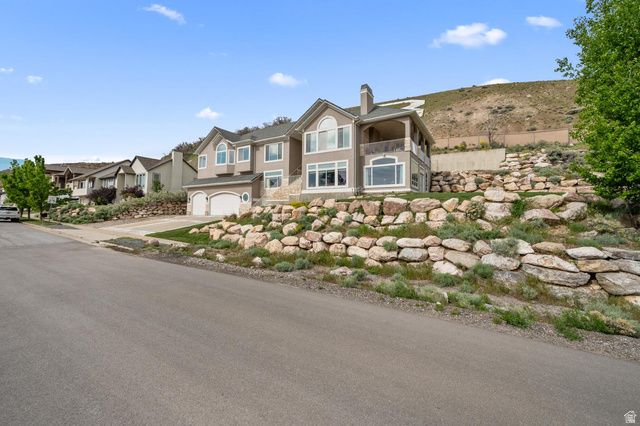 708 N EAGLERIDGE DR, Bountiful, UT 84010