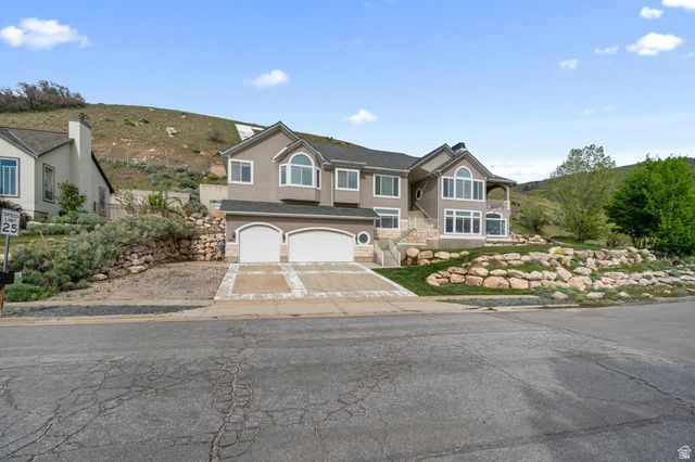 708 N EAGLERIDGE DR, Bountiful, UT 84010