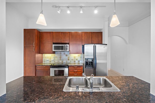 3333 Allen Parkway 505, Houston, TX 77019