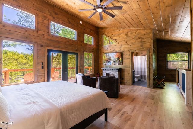 2672 Sulpher Springs Road, Sevierville, TN 37862