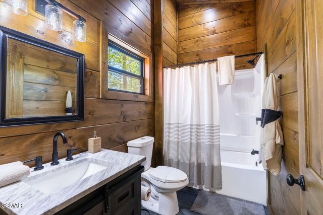 2672 Sulpher Springs Road, Sevierville, TN 37862