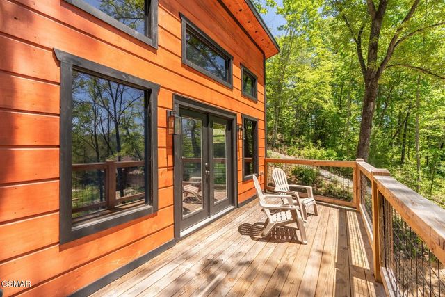 2672 Sulpher Springs Road, Sevierville, TN 37862