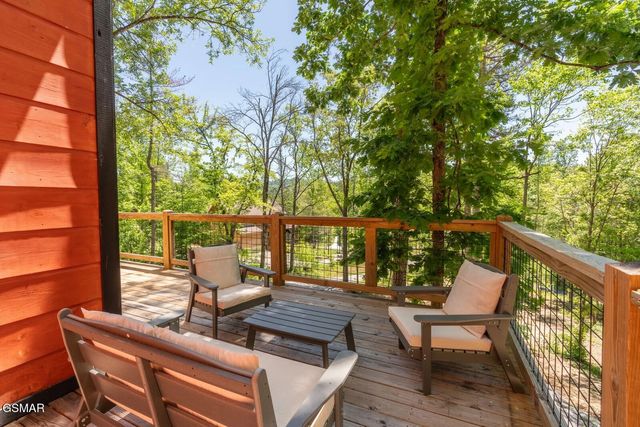2672 Sulpher Springs Road, Sevierville, TN 37862