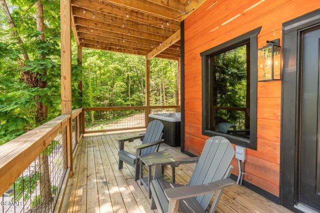 2672 Sulpher Springs Road, Sevierville, TN 37862