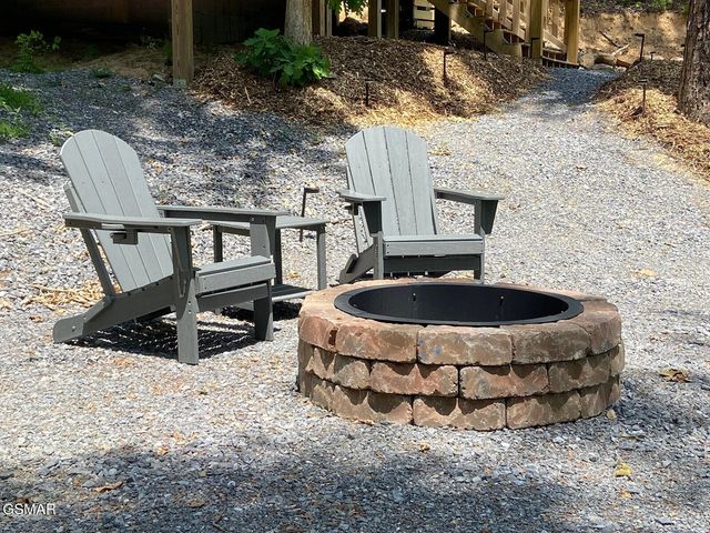 2672 Sulpher Springs Road, Sevierville, TN 37862