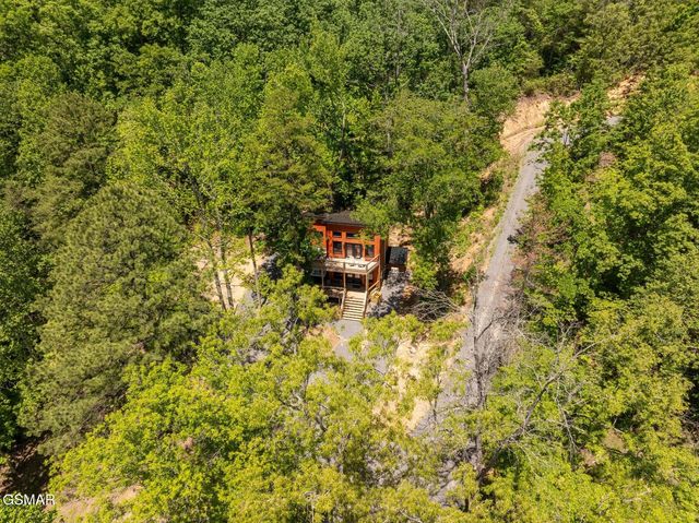 2672 Sulpher Springs Road, Sevierville, TN 37862