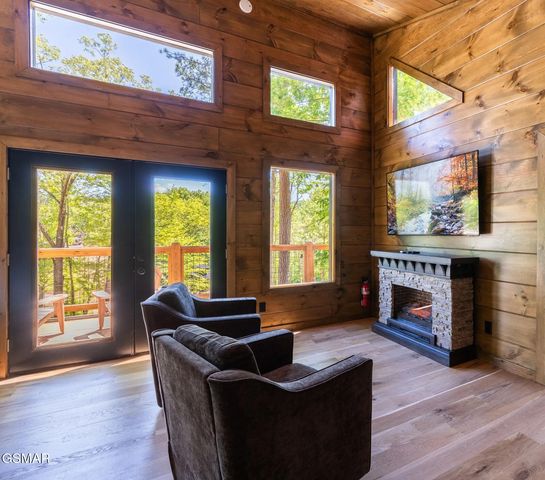 2672 Sulpher Springs Road, Sevierville, TN 37862