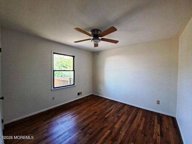 1125 Seaman Avenue, Beachwood, NJ 08722