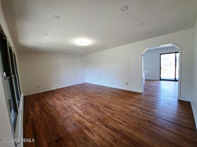 1125 Seaman Avenue, Beachwood, NJ 08722