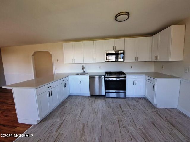 1125 Seaman Avenue, Beachwood, NJ 08722