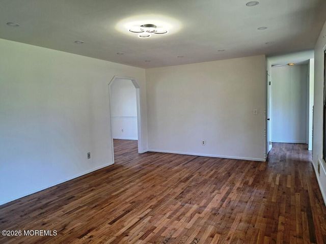 1125 Seaman Avenue, Beachwood, NJ 08722