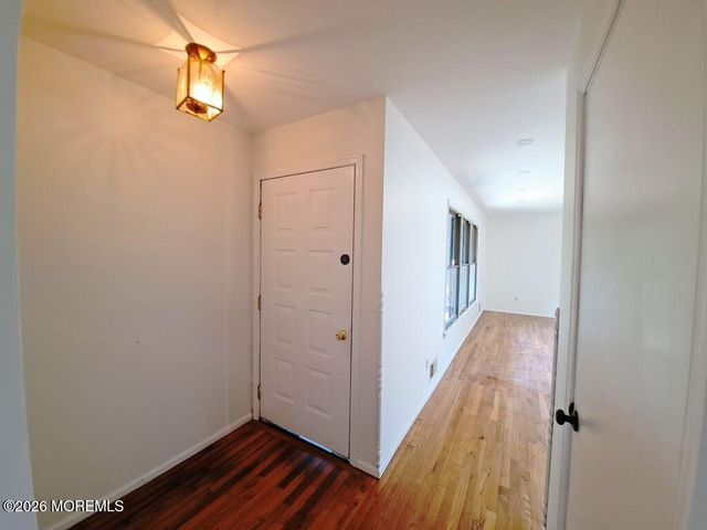 1125 Seaman Avenue, Beachwood, NJ 08722
