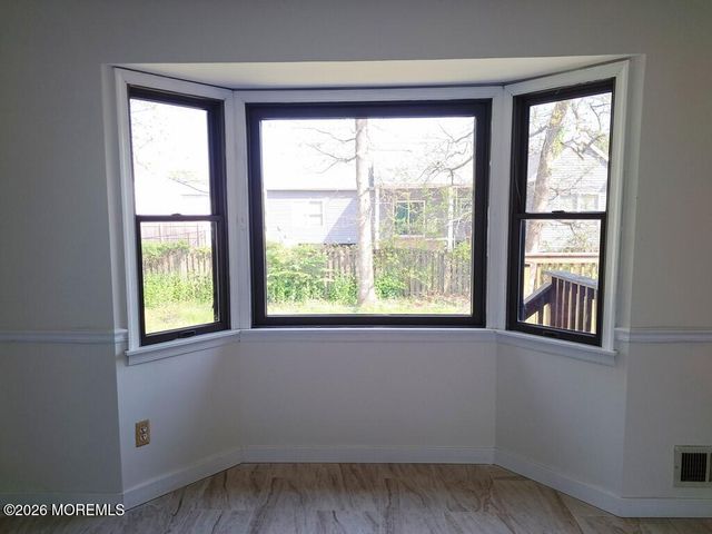 1125 Seaman Avenue, Beachwood, NJ 08722