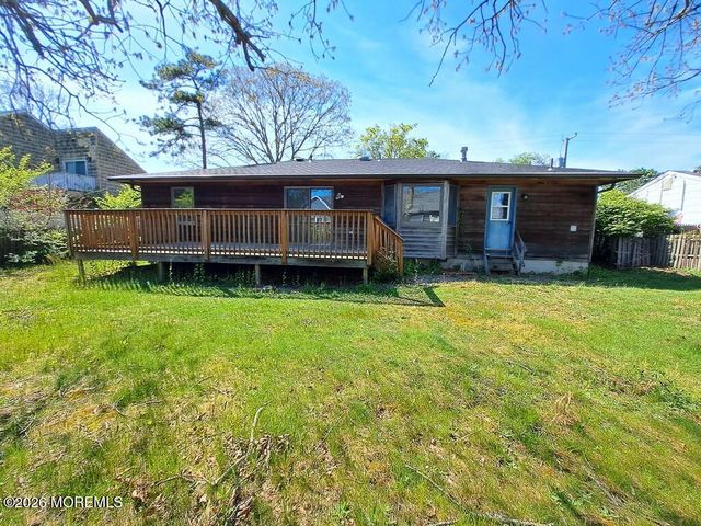 1125 Seaman Avenue, Beachwood, NJ 08722