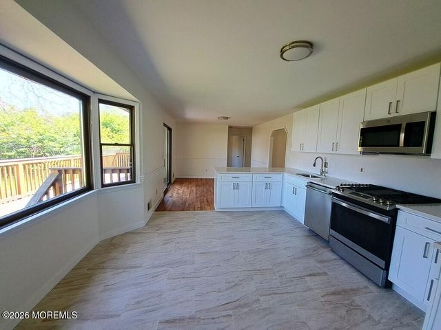 1125 Seaman Avenue, Beachwood, NJ 08722