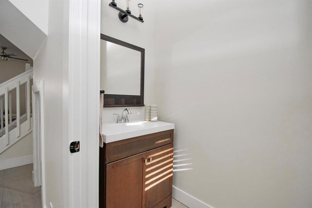 819 NW 42 Place 819, Deerfield Beach, FL 33064