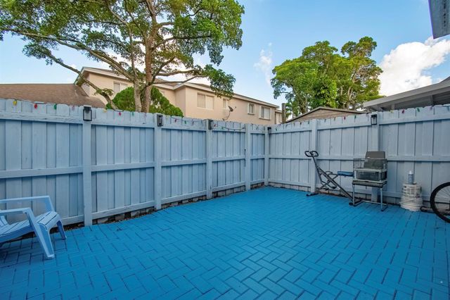 819 NW 42 Place 819, Deerfield Beach, FL 33064