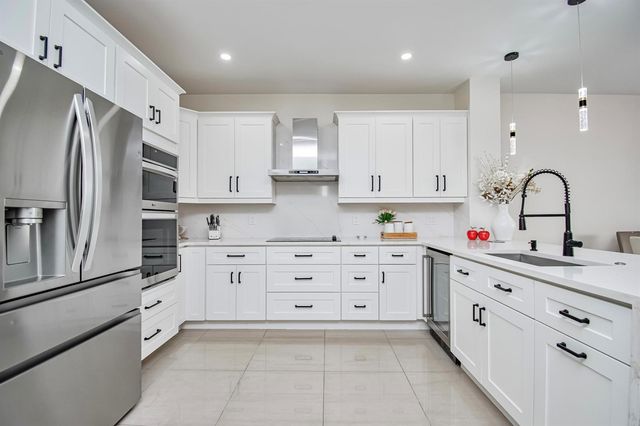 819 NW 42 Place 819, Deerfield Beach, FL 33064