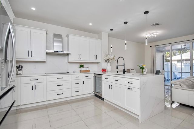 819 NW 42 Place 819, Deerfield Beach, FL 33064