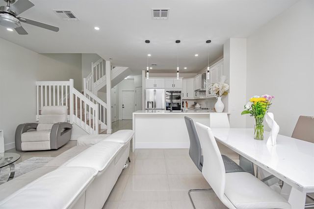 819 NW 42 Place 819, Deerfield Beach, FL 33064