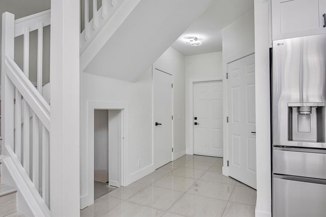 819 NW 42 Place 819, Deerfield Beach, FL 33064
