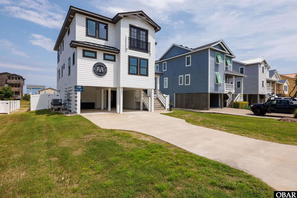 Image 2 of property listing at 4321 Lindbergh Avenue, Kitty Hawk, NC 27949