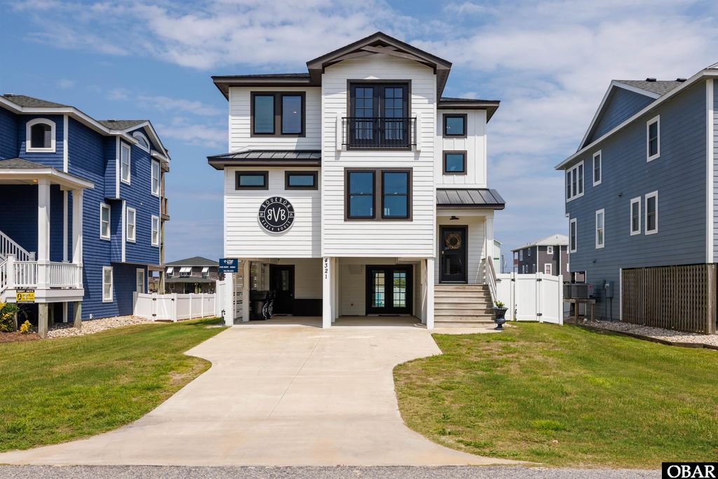 Image 3 of property listing at 4321 Lindbergh Avenue, Kitty Hawk, NC 27949