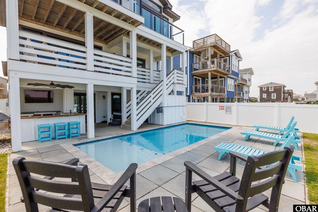 Image 10 of property listing at 4321 Lindbergh Avenue, Kitty Hawk, NC 27949