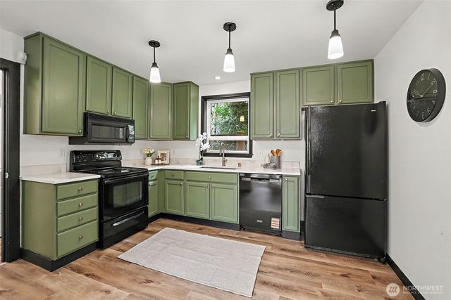 949 25th Avenue S, Seattle, WA 98144