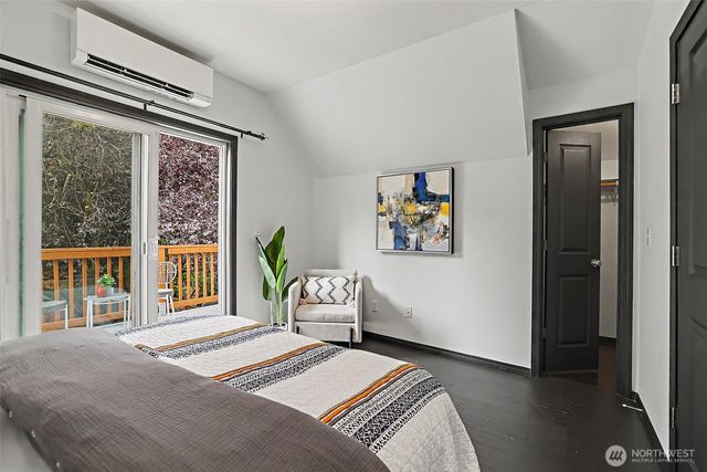 949 25th Avenue S, Seattle, WA 98144