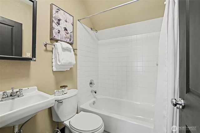 949 25th Avenue S, Seattle, WA 98144