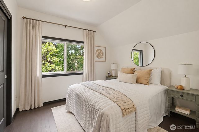 949 25th Avenue S, Seattle, WA 98144
